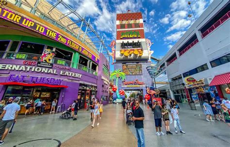 best restaurants in fremont street.